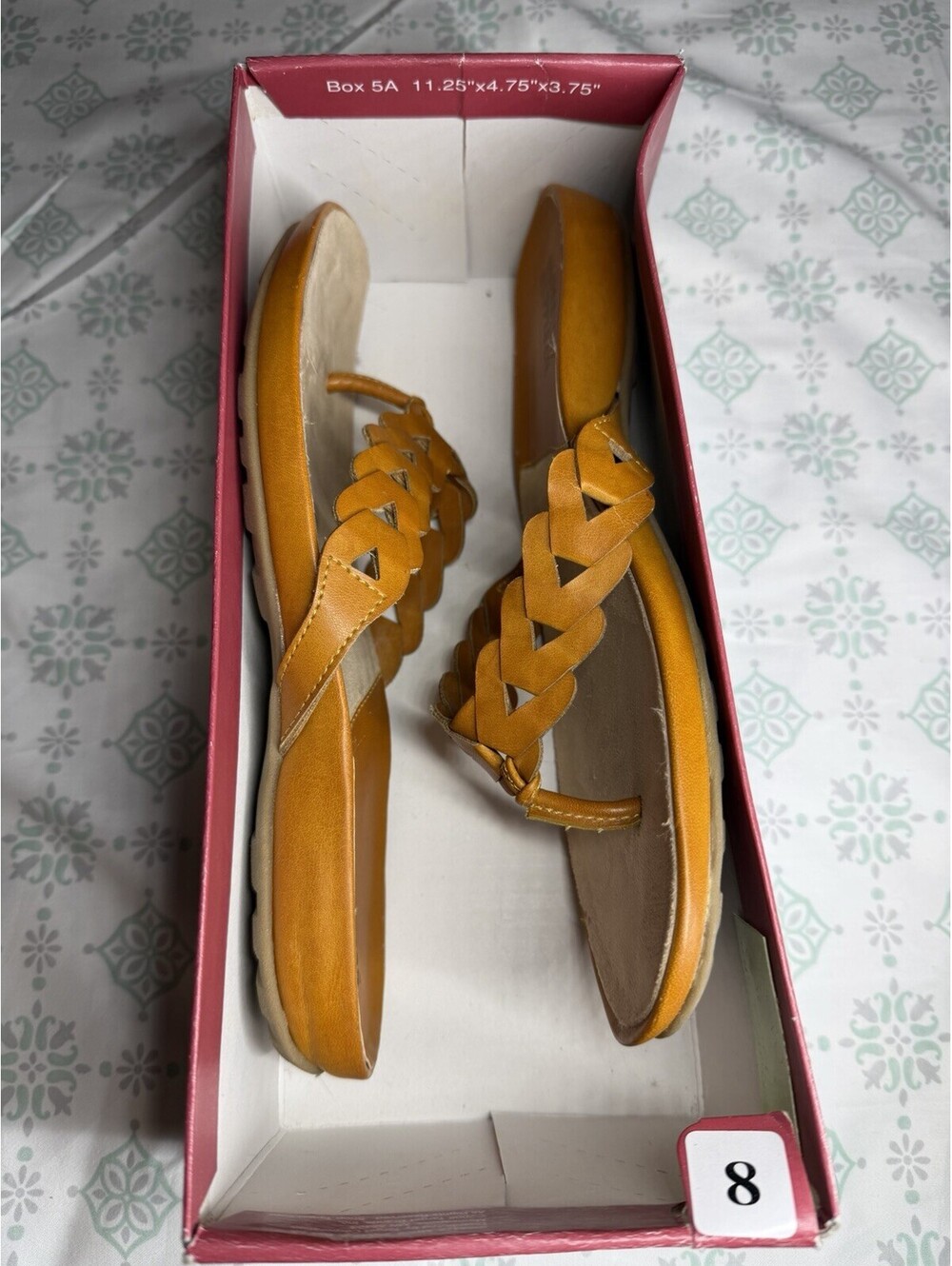 Mossimo Supply Co Women’s Thong Sandals Tan Woven Strap Casual Summer Size 7 1/2